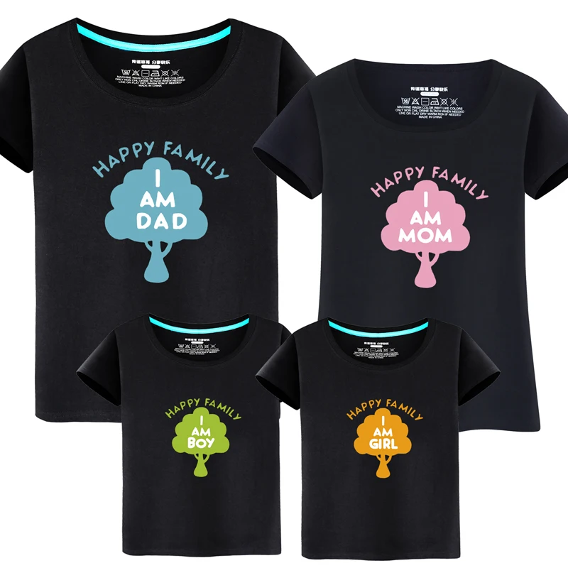 

Summer Matching Outfits Family Tshirt Mom Dad Son Daughter Clothes Boys and Girls Short Sleeve T-shirt A Family of four Clothing