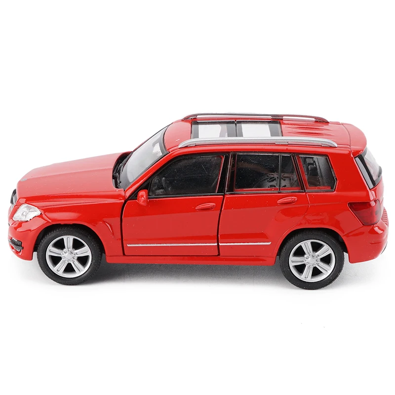 136 WELLY TheMercedes-Benz GLK (4)