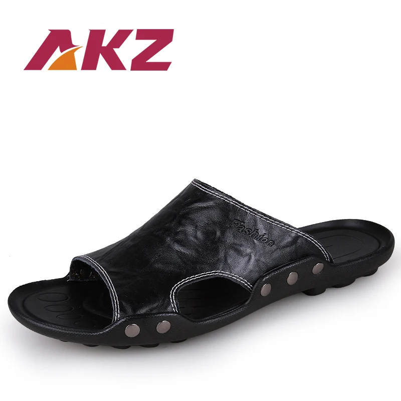 Мужские летние шлепанцы AKZ из натуральной спилковой кожи пляжные тапочки