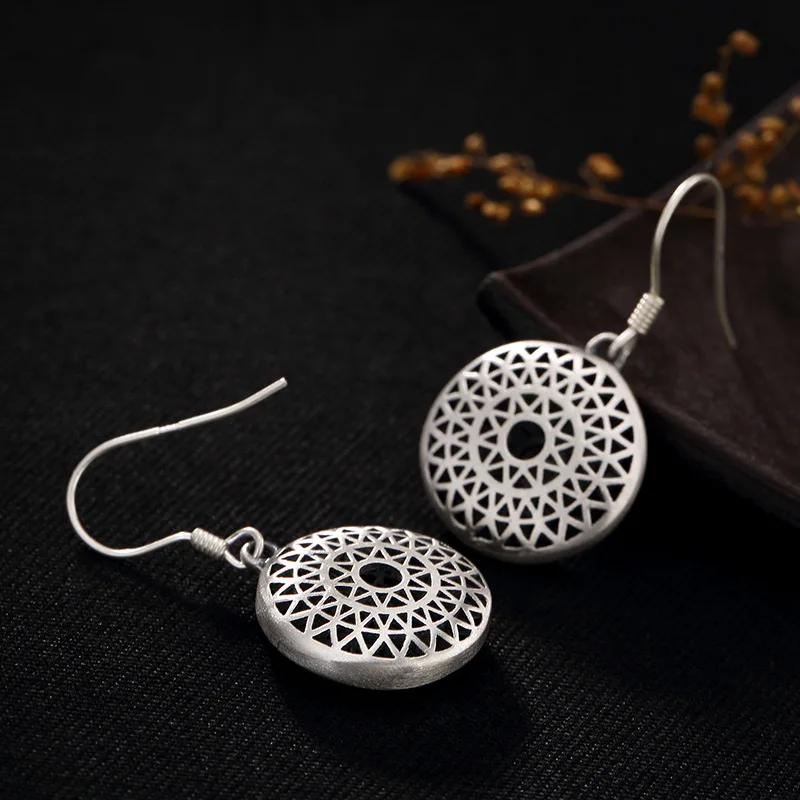 

2018 Top Fashion New Brinco Personality Hollow Out Joker High-grade National Wind Restoring Ancient Ways Ms Earrings Wholesale