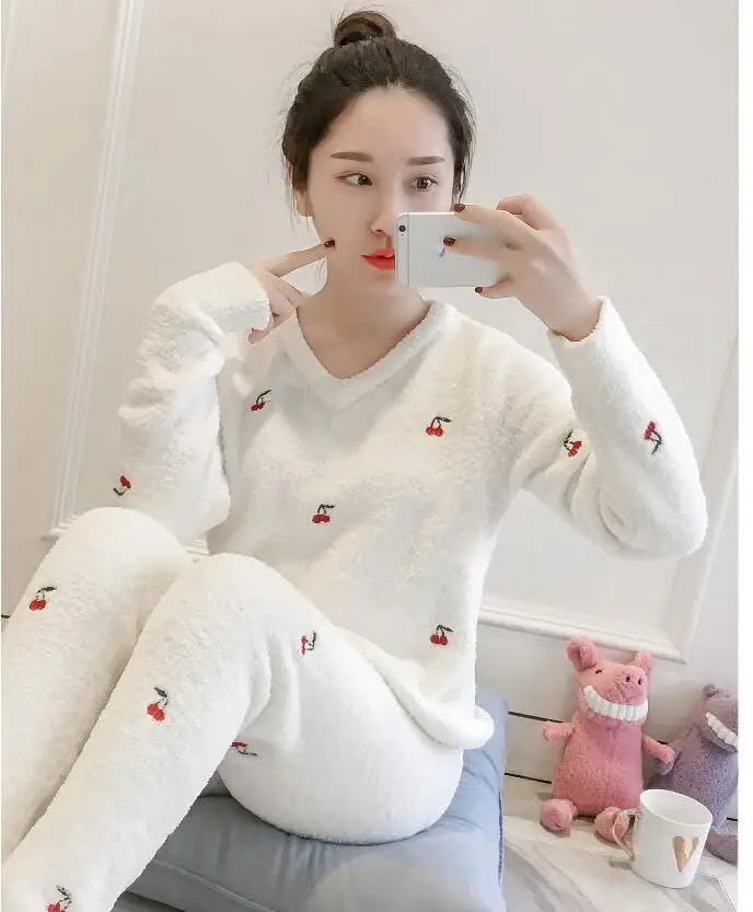 New Super Sweet Japanese Soft Downy Suit Thicken Women's Winter Cute Cherry Embroidery Soft Flannel Warm Pajamas Sleepwear Set