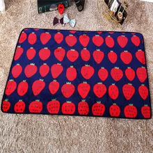 100 x 70 cm Cute Warm Pet Bed Mat Cover Strawberry Printed Towel Cat Dog Fleece Soft Blanket For Small Medium Large Puppy Dogs