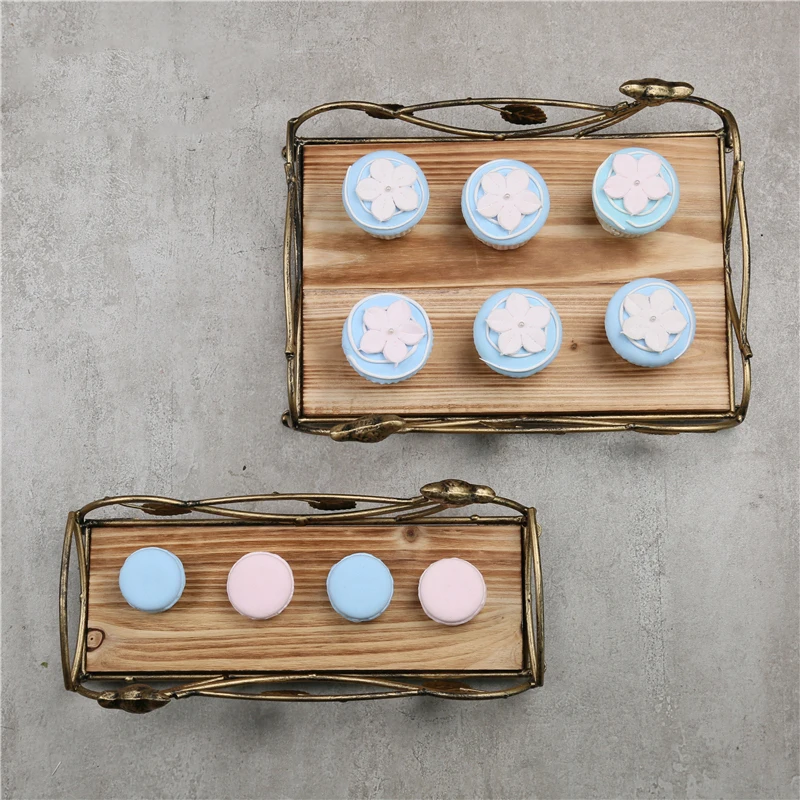 

Wood Cake Tray European Restore Ancient Ways Golden Paper Cup Cake Frame Wood Cake West Point Heart Wedding Dessert Platform