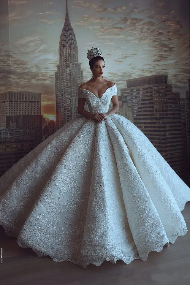 gorgeous-ball-gown-plus-size-wedding-dresses (2)