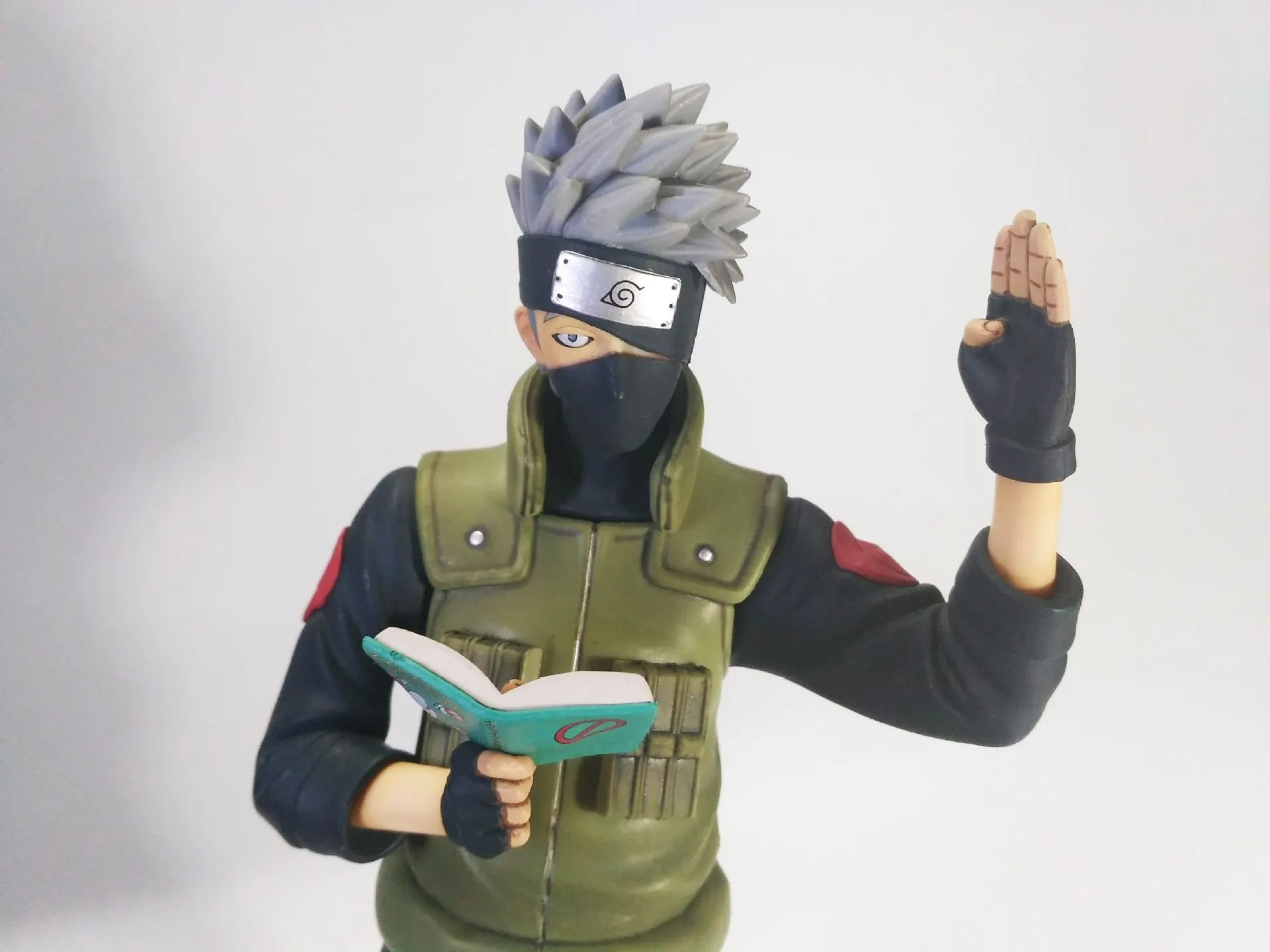Hot Anime Action Figure Naruto Shippuden Hatake Kakashi Reading Movable Ver PVC Model Naruto