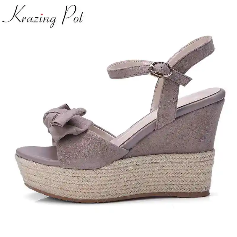 

Krazing Pot Princess style super buckle strap high thick bottom bow straw decoration peep toe sweet woman kid suede sandals L29