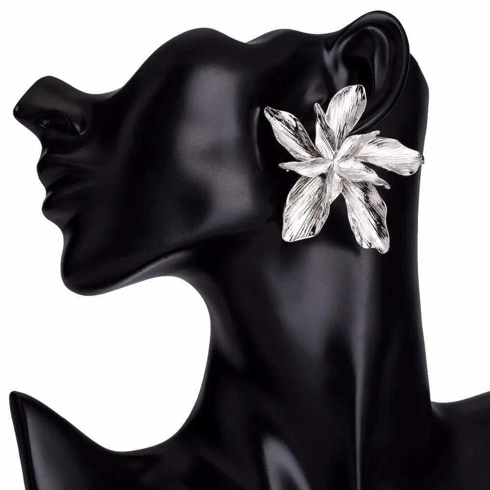 9838882650_786828687