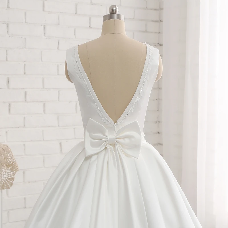 Ivory Stain Floor-length O-neck Backless Elegant Wedding Dress