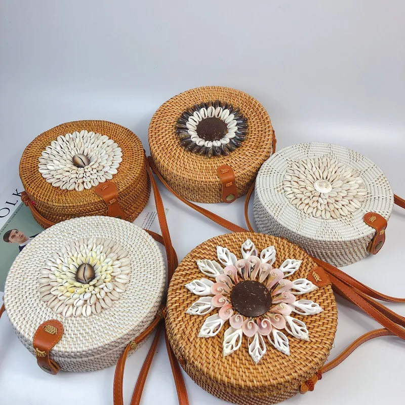 

High Quality Hand-Woven Round Rattan Bag Fashion Shell Embroidery Design Straw Beach Crossbody Bag Women Vintage Shoulder Bag