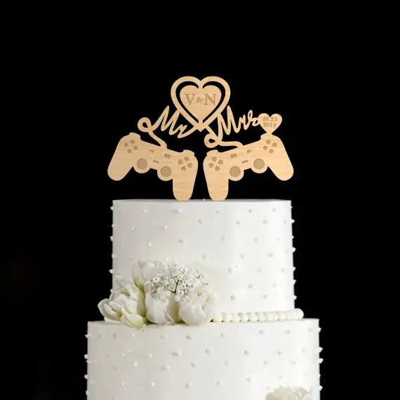 Gamer cake topper,wedding cake topper, mr mrs cake topper with initial