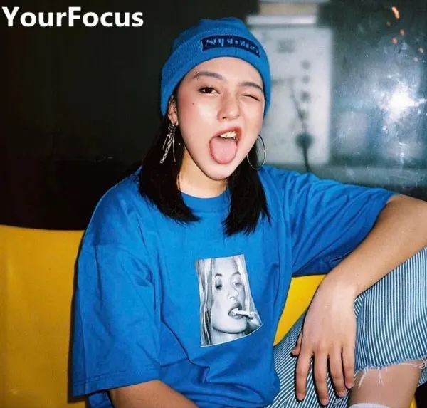 

Harajuku vintage punk ins hot korean smoking women picture pattern back letters printting blue short sleeve tshirt YQ-436