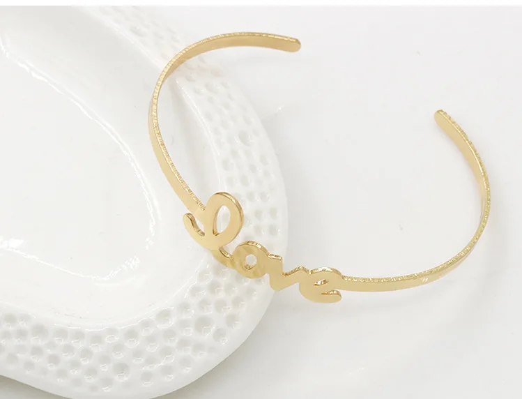 

Europe and the United States new fashion popular simple and versatile LOVE letters open bracelet bracelet