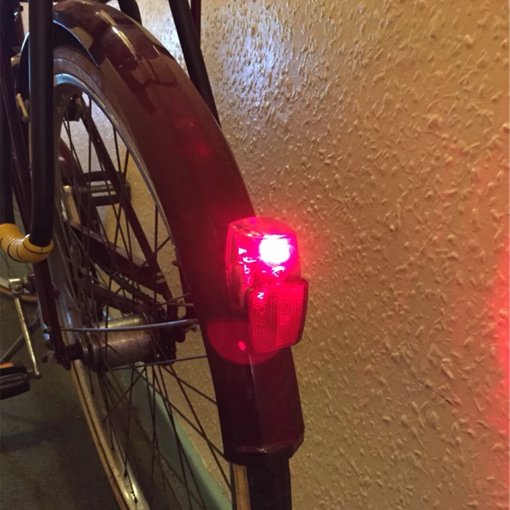 2PCS Leds Battery Fender Bike Light Mount on the Mudguard Red Plastic Safe Warning Bicycle Taillight Bike Rear Light Flashlight