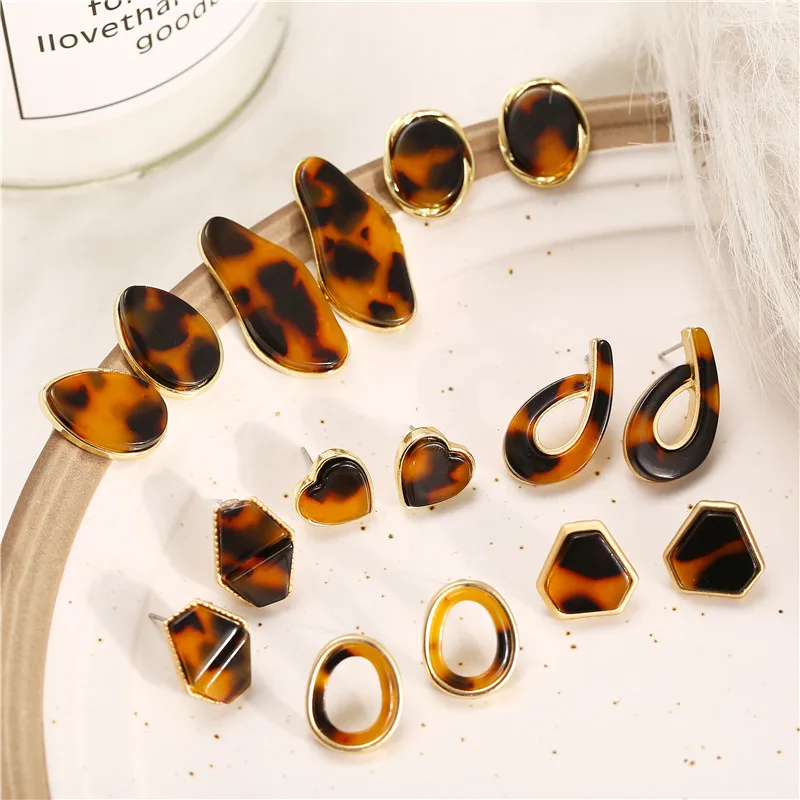 

Vintage Leopard Print Small Stud Earrings For Women Heart Geometric Irregular Oval Party Korean Earrings Jewelry 2019 New Style