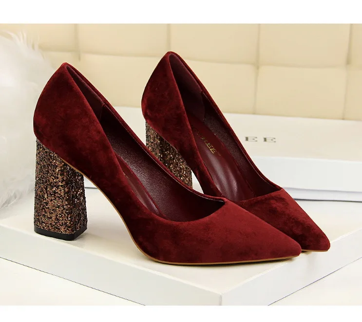 Роскошные элегантные женские туфли-лодочки из флока на квадратном каблуке с кристаллами; цвет желтый, розовый, черный; женские вечерние туфли с острым носком; G0021