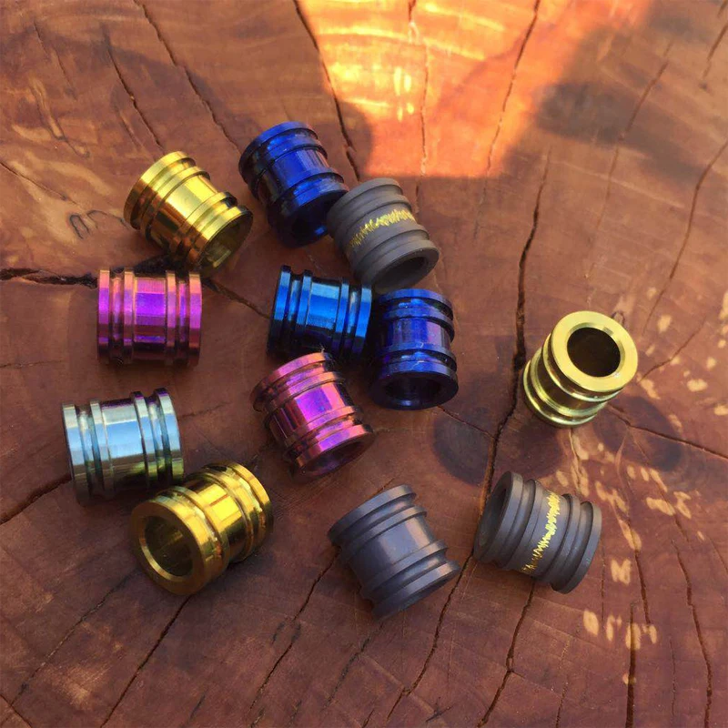 

Handmade Outdoor EDC Titanium Pendant Necklace Buckle Knife Pendant Camping Equipment Decorations Exquisite Compact Portable
