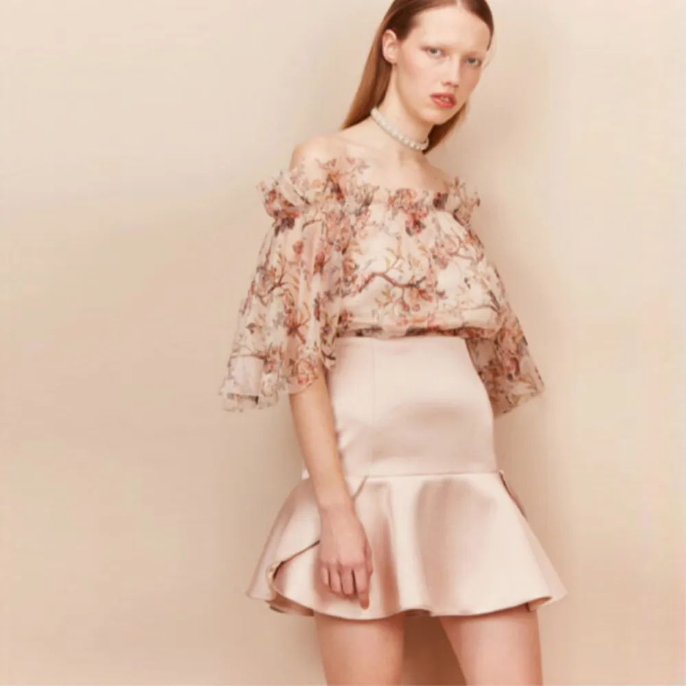 

Runway Designer Women Suits 2018 Summer Sexy Off Shoulder Ruffles Female Printed Floral Chiffon Top Patchwork Mini Skirt Set New