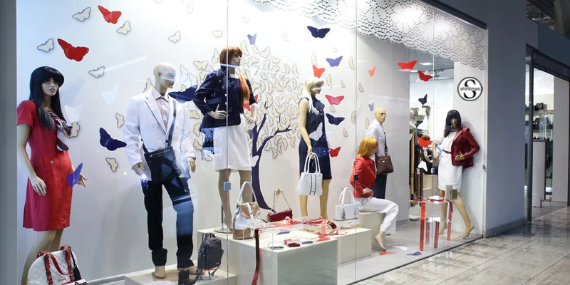 Витрина магазина одежды фото Витрина магазина одежды фото