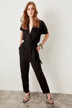 

Trendyol Black Lacing Detaylı Jumpsuit TWOSS19LJ0158