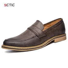 2017 New Arrival Vintage Leather Men Dress Shoes Smart Retro Formal Brogue Pointed Toe Carved Penny Loafer Oxfords Wedding Shoes