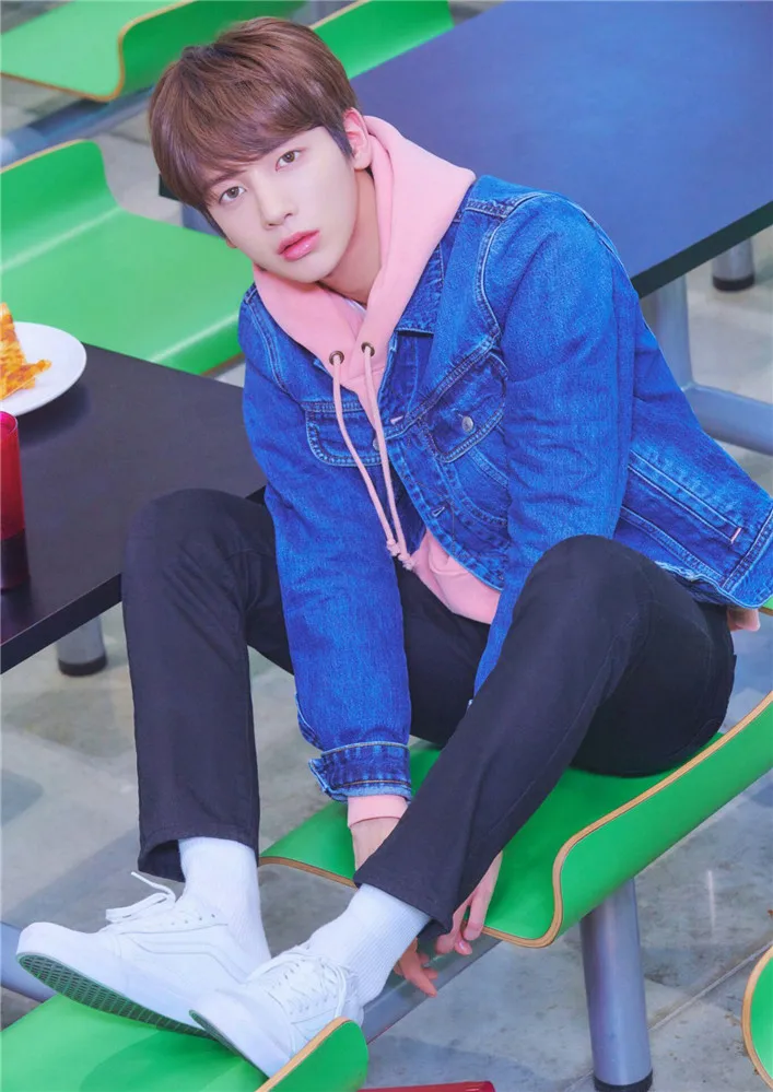 Черный Kpop TXT плакаты глянцевая бумага яркий цвет украшения дома настенные принты для гостиной спальни - Цвет: Черный