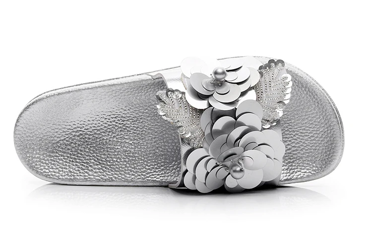 4694107068_1557642219