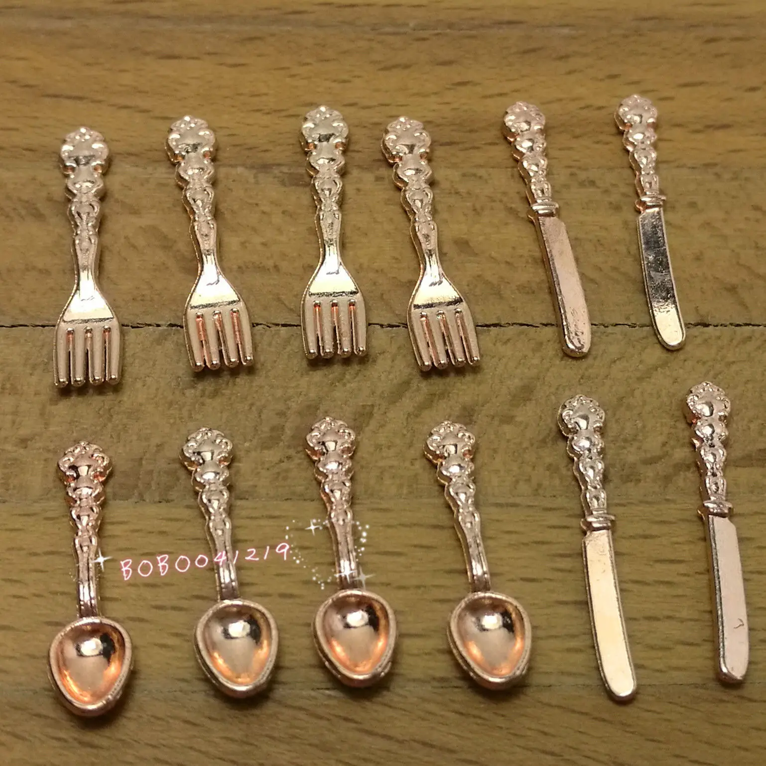 

Dollhouse Miniature 1:12 Metal Classical Pattern Copper Knife Spork Spoon SPO443