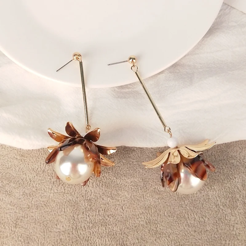 Guanlong Vintage Flower Acetic Acid Acrylic Long Big Drop Earrings for Women Acetate Resin Metal Dangling Pearl Earring Jewelry (3)