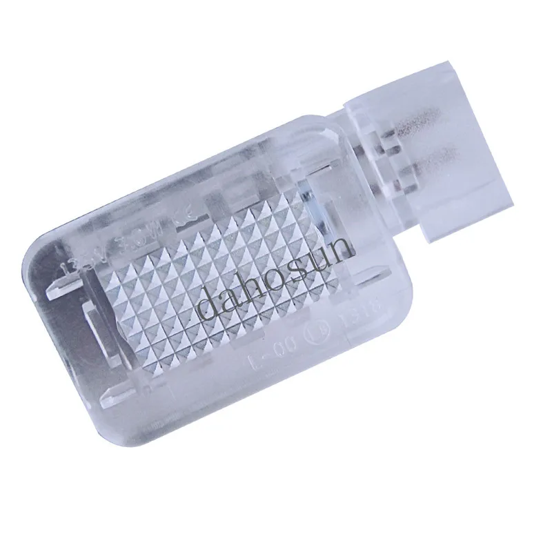 volvo-led-courtesy-light-dhs (2)