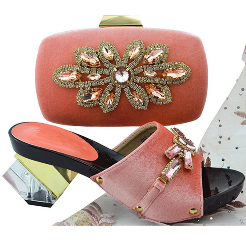 Nieuwe Collectie Italiaanse Vrouwen Bruiloft Schoenen en Tas Set Versierd met Strass Nigeriaanse Vrouwen Partij Schoenen Vrouwen Schoenen Hoge Hak Nieuwe Collectie Italiaanse Vrouwen Bruiloft Schoenen en Tas Set Versierd met Strass Nigeriaanse Vrouwen Partij Schoenen Vrouwen Schoenen Hoge Hak