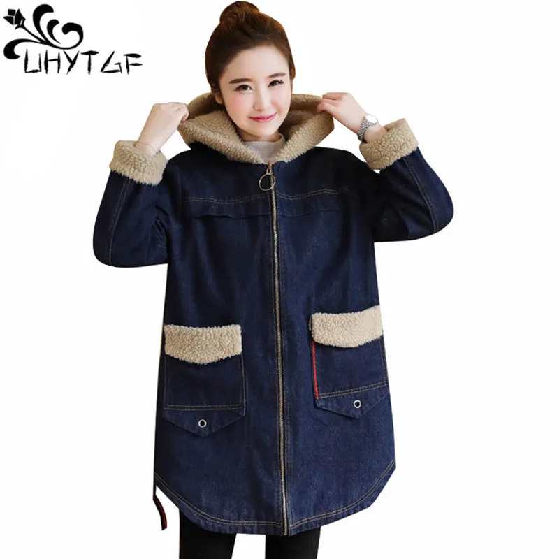 

UHYTGF M-3XLNew Casual plus velvet Thicken Winter Denim Jacket Women Hooded Warm long Outerwear Loose Plus size Jeans Jacket 976