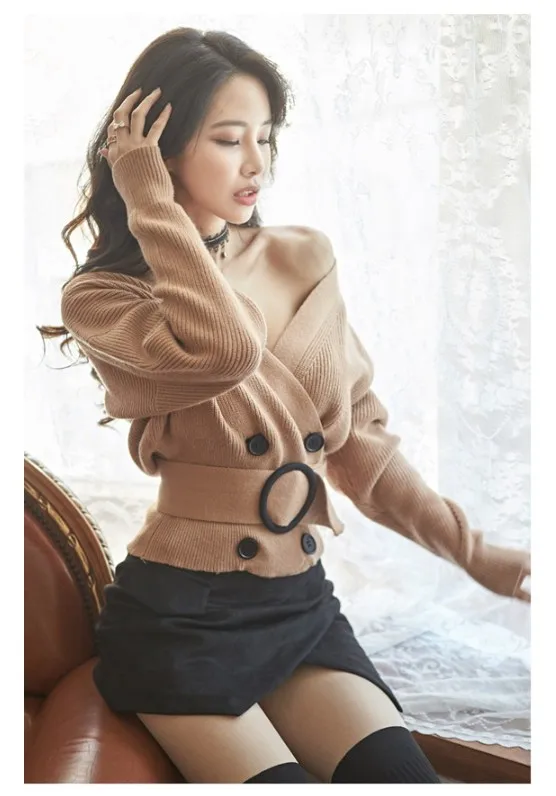 New High Quality Warm Cardigan Winter Women V Neck Double Breasted Short Sweaters Women Casual With Belt Knit Sweater DS50816