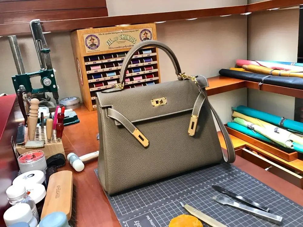 

The highest quality ladies luxury fashion shoulder bag 100% leather brand famous ladies handbags all handmade free shipping 28CM