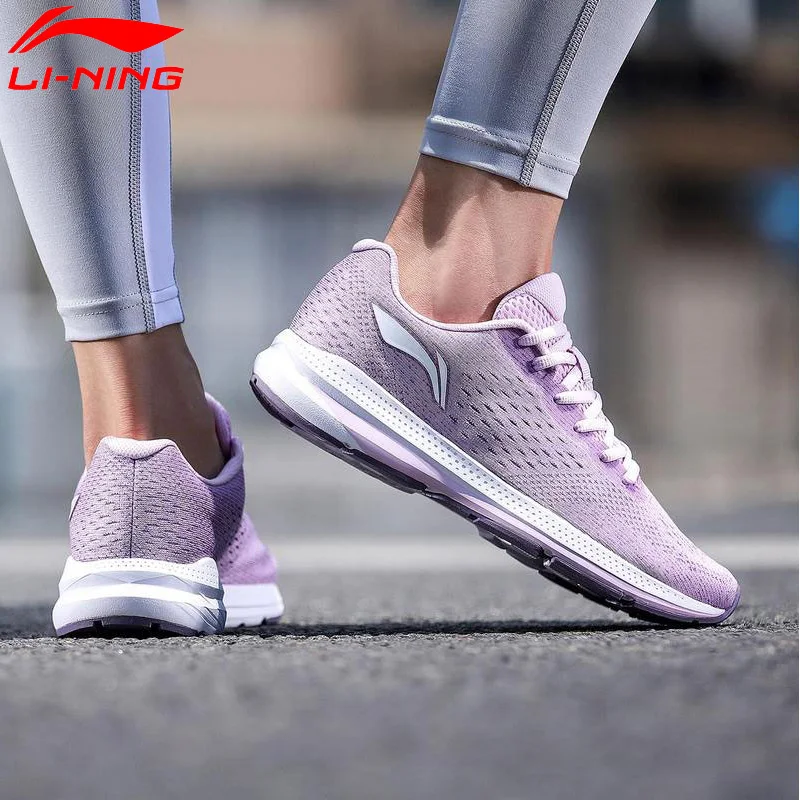 Скидка Li Ning Для женщин реактор покрытый кожухом удобные кроссовки для бега светильник носимых подкладка удобная обувь; нескользящая подошва; защи...