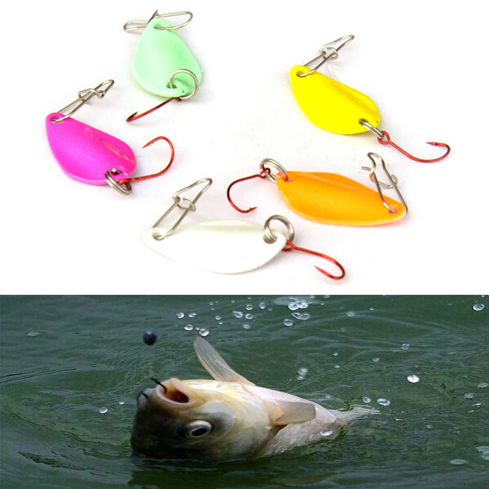 1 set of 5 Metal Spoon Hook  Fishing Lures Bait Spinner Baits Bass Tackle Box Fishing Tackle Box Tool