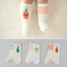 Забавные милые детские носки с рисунком груши, лимона, ананаса, фруктов, ассиметричные Нескользящие длинные носки для малышей, детские гольфы