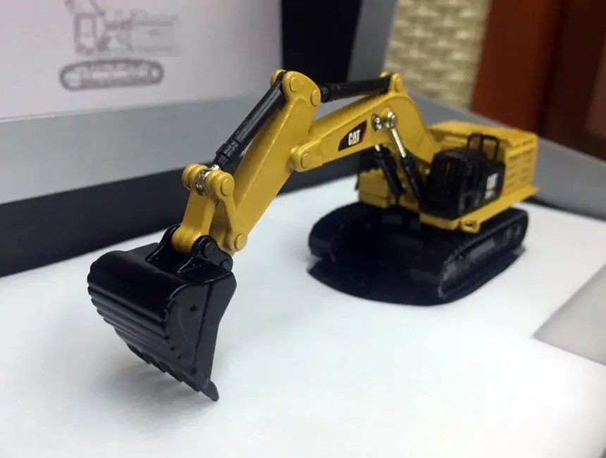 1:125 Caterpillar Cat 390F L Гидравлический Экскаватор Elite инженерной техники бренд Diecast Masters 85537 для формирования коллекций, украшения