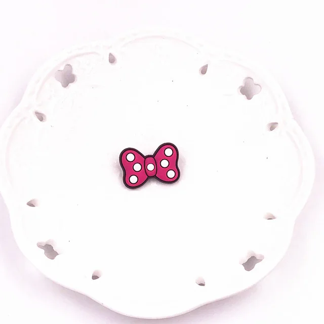1PCS-Cute-Bear-Dog-Mickey-Minnie-Badges-Pin-Kawaii-Cartoon-Icon-Badges-Buttons-Pins-Badges-Bags.jpg_640x640 (16)