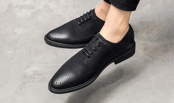 Respirável chocolate Pequenos Sapatos Casuais Brogue De Oco Esculpido Dos Couro Britânico Homens Juventude Preto Aumentar Tendência SZ4q4tOw