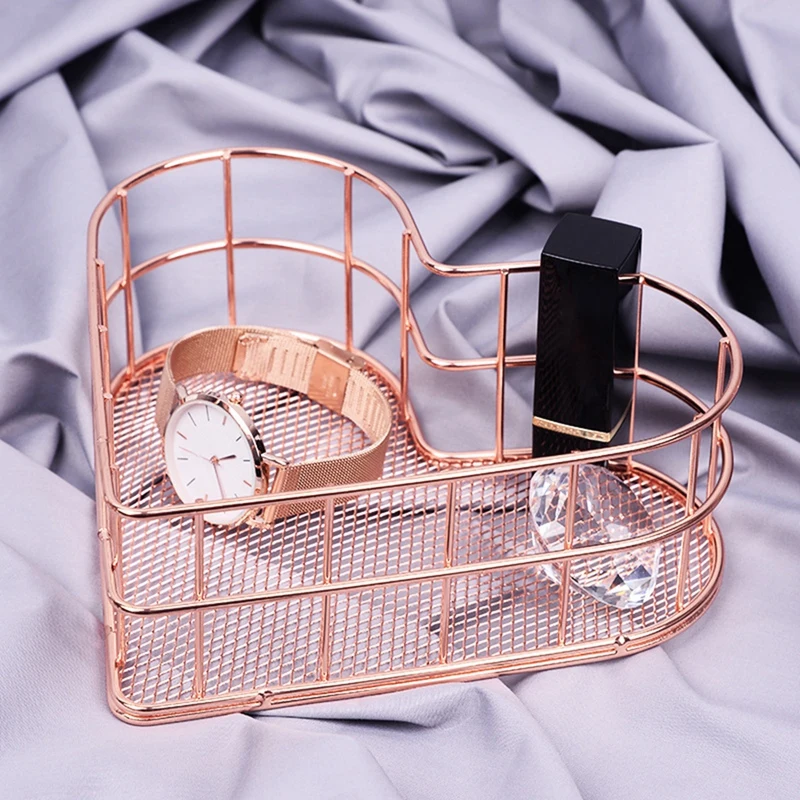 

Nordic Gold Rose Gold Heart-shaped Wrought Iron Storage Basket Desktop Sundries Storage Basket Fruit Storage Rack