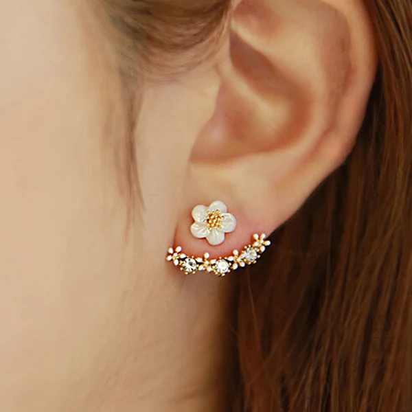 2016 Korean Style Small Flower Daisy Piercing Stud Earrings For Women Rhinestone Elegant Silver Earings Jewelry