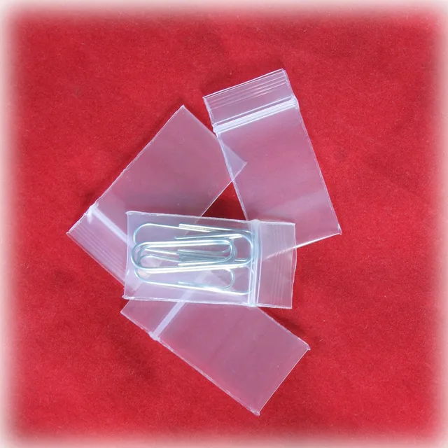 Super Small Ziplock Powder Plastic Bags 2 X 4 Cm Clear White Super Small Ziplock Powder Plastic Bags 2 X 4 Cm Clear White Food Grade 1000