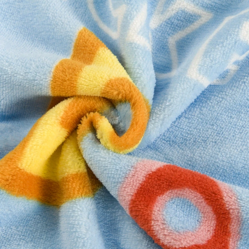 Mickey mouse blanket (4)