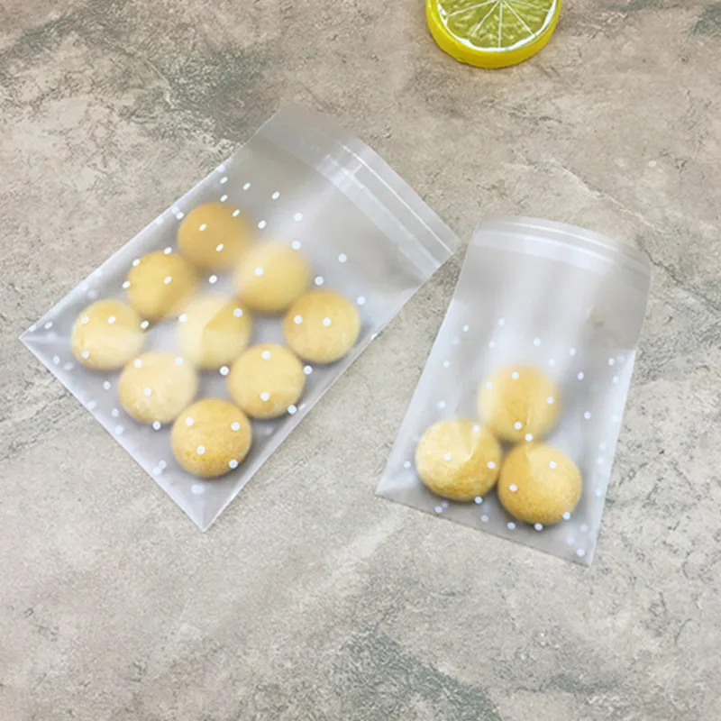 100pcs-Plastic-Transparent-Cellophane-Polka-Dot-Candy-Cookie-Gift-Bag-with-DIY-Self-Adhesive-Pouch-Wedding (1)