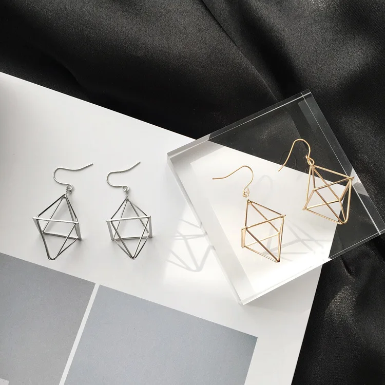 

Korean Version of Personality Geometric Lantern Pyramid Three-dimensional Hollow Triangle Earrings Pendant Women Jewelry