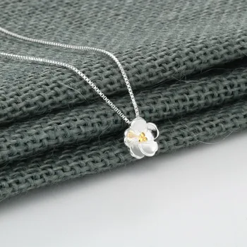 

Chandler Statement Blossom Flower Necklaces & Pendants For Women Small Handmade Charm Long Chain Torques Fashion Jewelry Gift