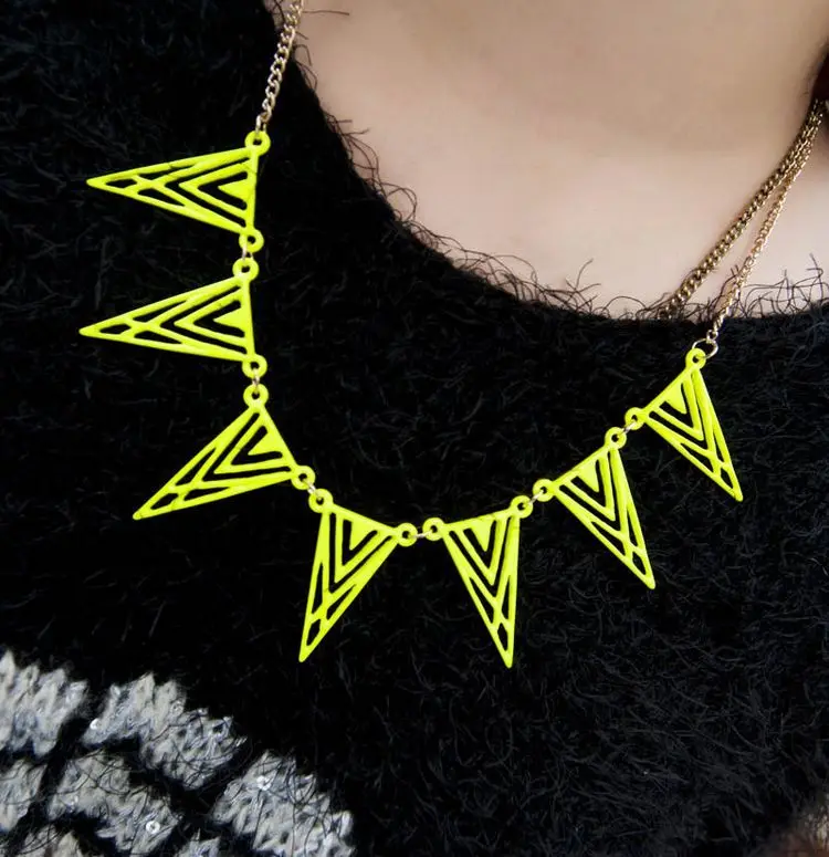 

Hot Selling Free Shipping Fashion Neon Multicolour Cutout Triangle Shining Personality Girls' Necklace N653