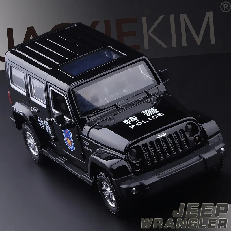 Высокая имитация, Изысканная модель 1/32 Jeep Wrangler SUV, полицейская модель автомобиля из сплава, мигающая музыкальная модель для детей, лучшие подарки, игрушки - Цвет: Черный