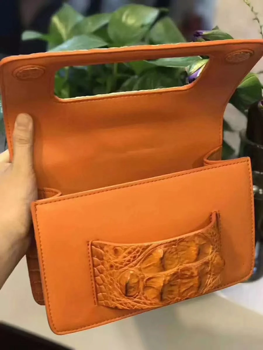 Рисунок 4 - Женский клатч с держателем для рук