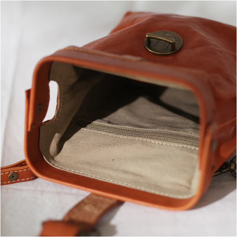 AETOO Handmade bucket Baomong bag teen bag fashion retro doctor Baokang bag leather shoulder oblique carry small bag